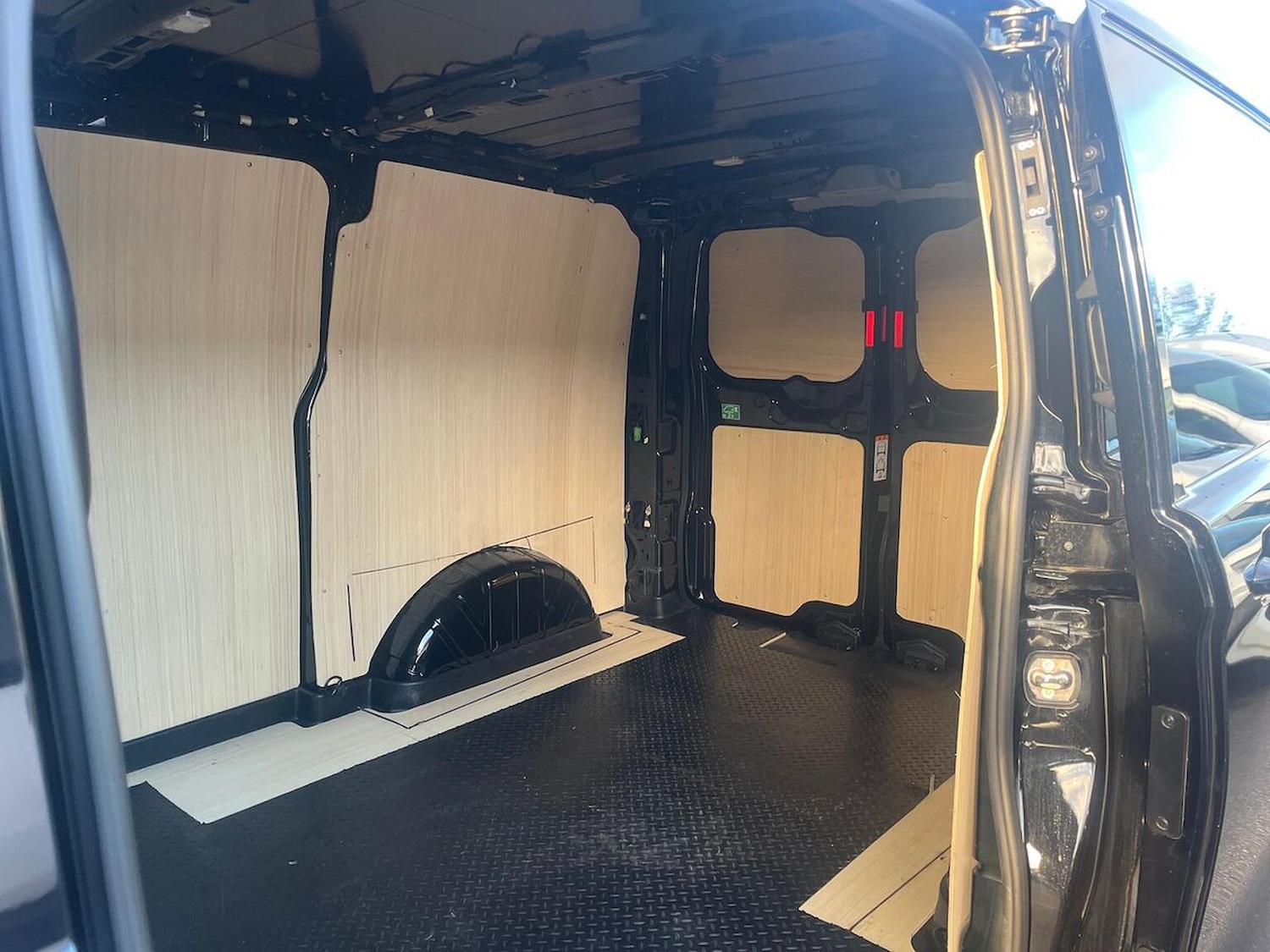 Used Ford Transit Custom 2024 for sale - 76794853: Photo 17