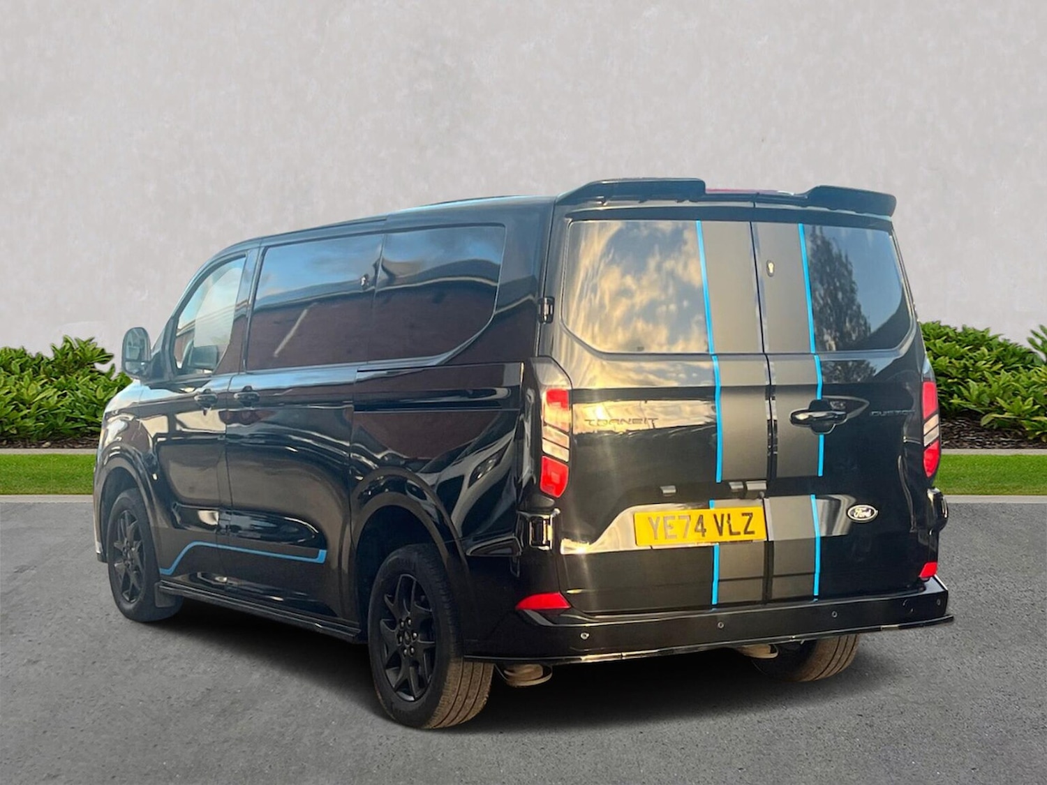 Used Ford Transit Custom 2024 for sale - 76794853: Photo 2