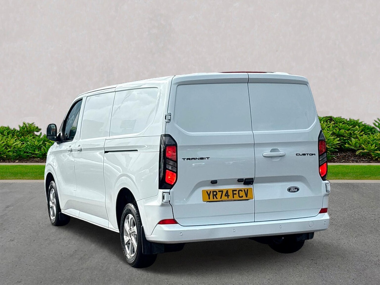 Used Ford Transit Custom 2024 for sale - 76391727: Photo 2