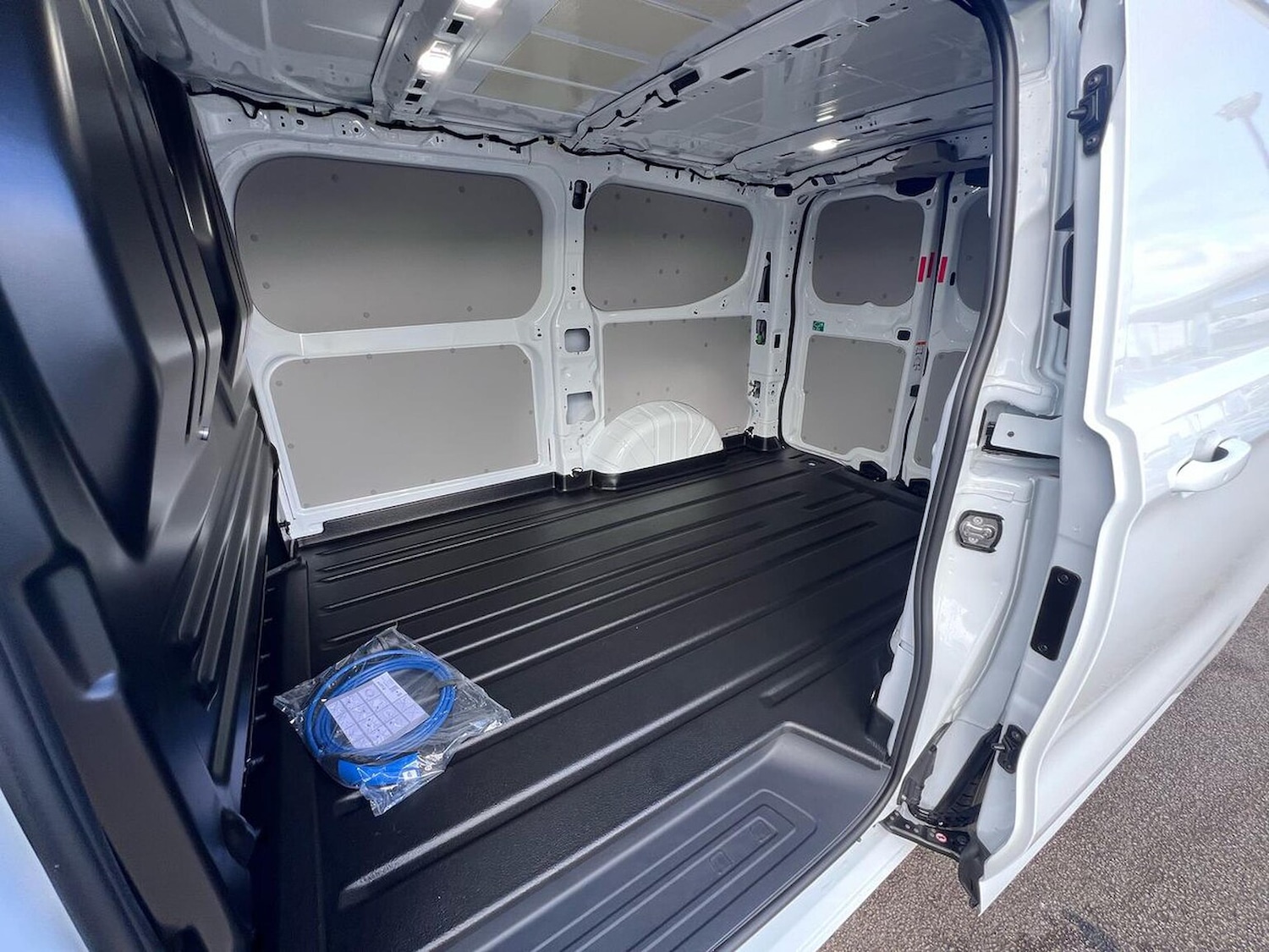 Used Ford Transit Custom 2025 for sale - 76532420: Photo 17