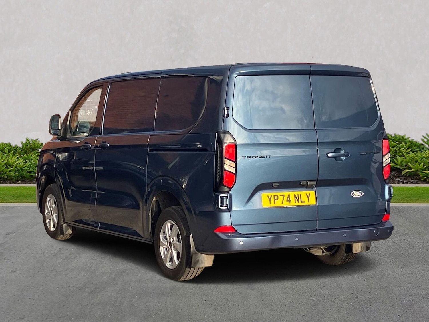 Used Ford Transit Custom 2024 for sale - 76946975: Photo 2