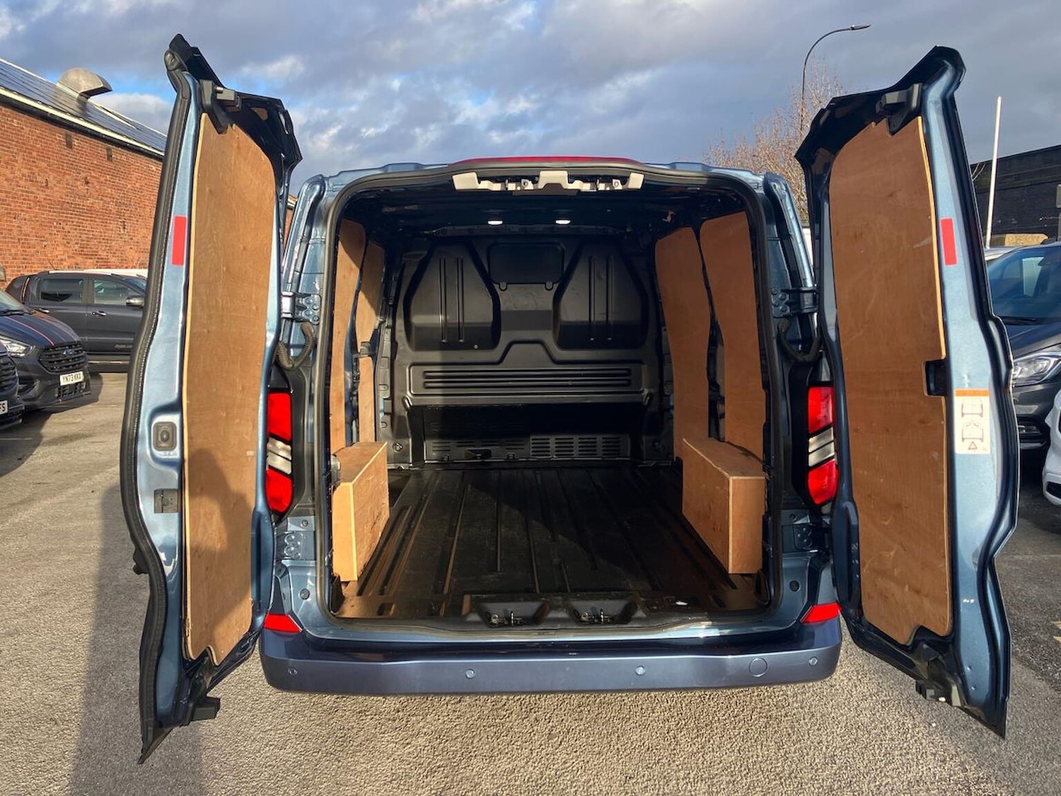 Used Ford Transit Custom 2024 for sale - 76946975: Photo 6