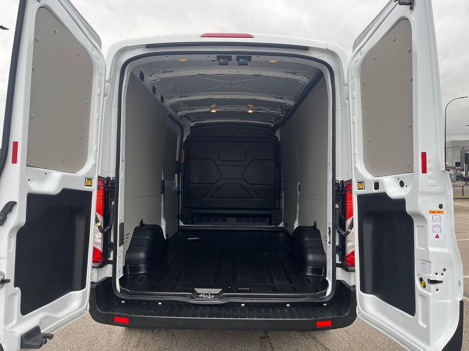 Used Ford Transit 2024 for sale - 76293124: Photo 6