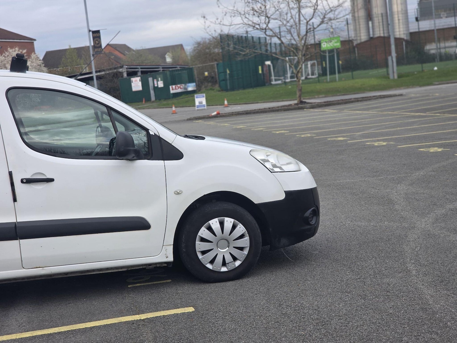 Used Peugeot Partner 2014 for sale - 77839934: Photo 16