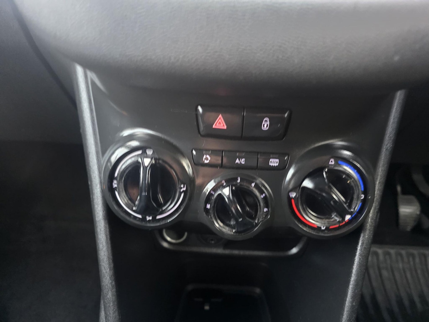 Used Peugeot 208 2013 for sale - 77330606: Photo 23