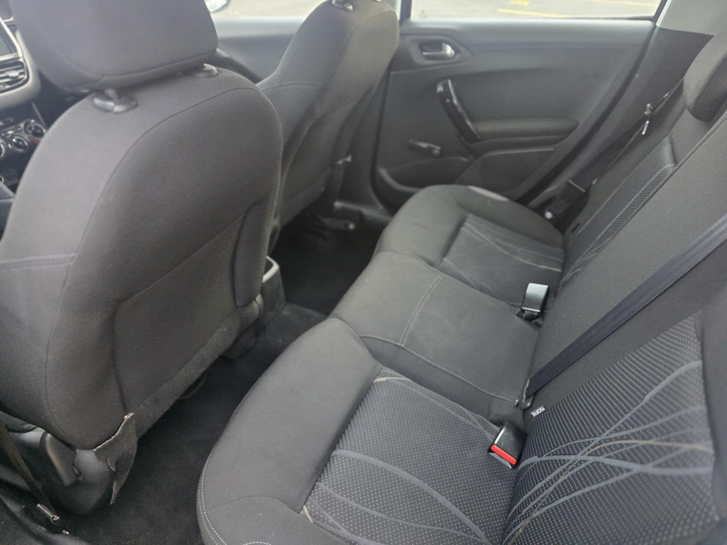 Used Peugeot 208 2013 for sale - 77330606: Photo 24