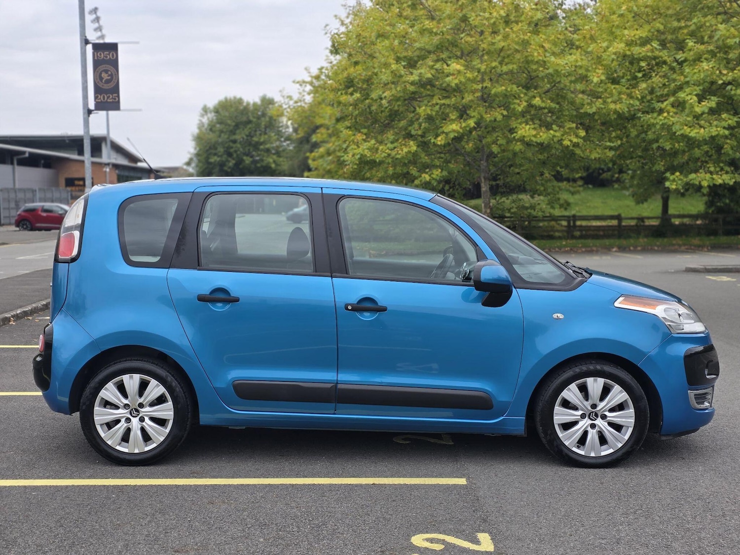 Used Citroen C3 Picasso 2012 for sale - 76094393: Photo 19