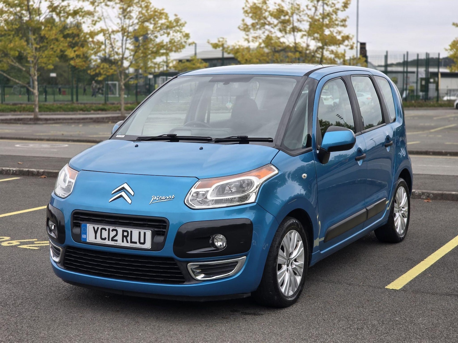 Used Citroen C3 Picasso 2012 for sale - 76094393: Photo 2