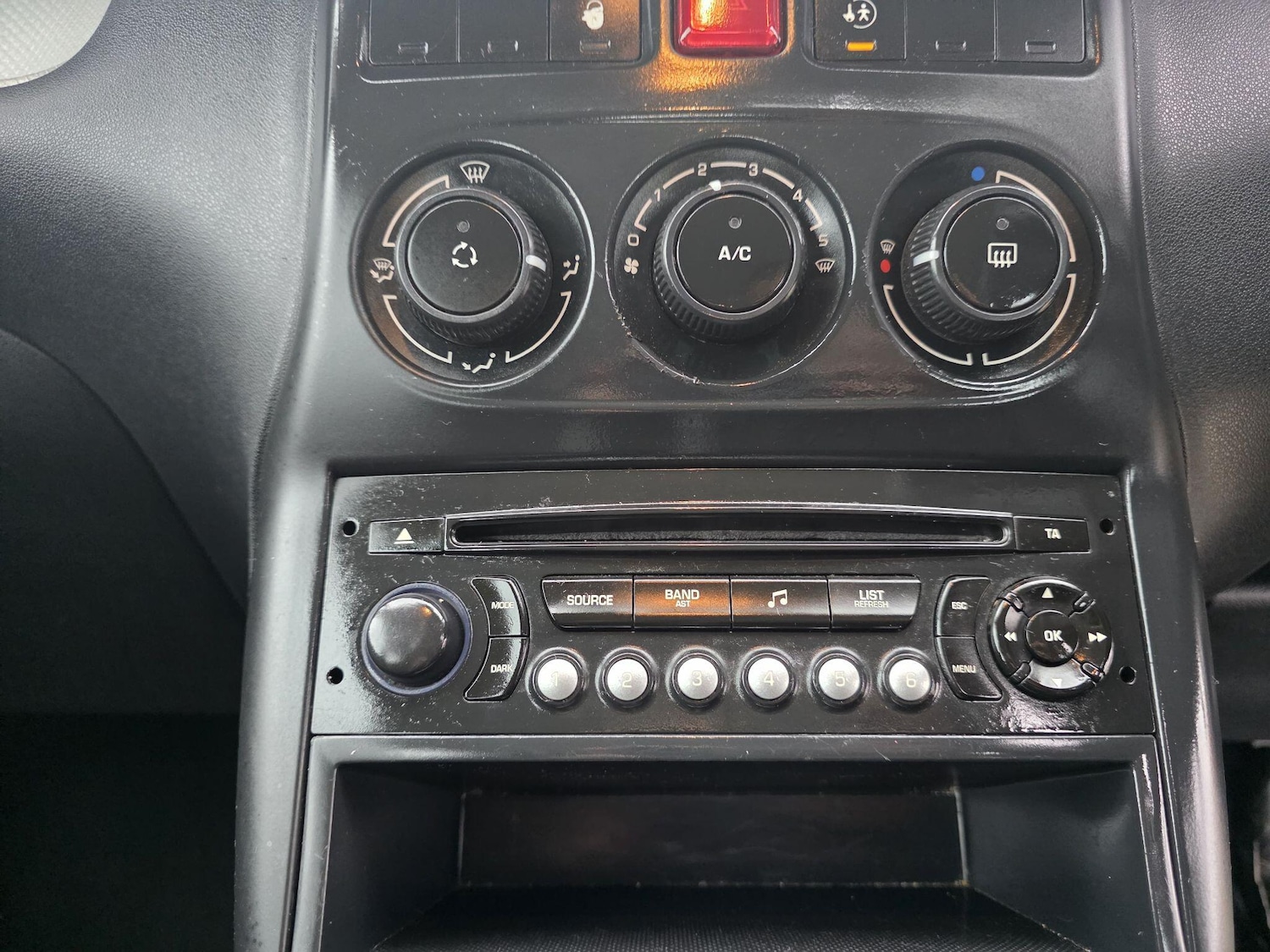 Used Citroen C3 Picasso 2012 for sale - 76094393: Photo 33