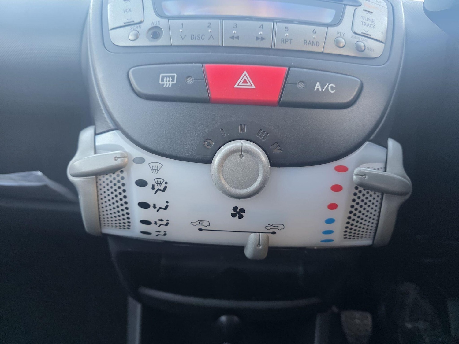 Used Peugeot 107 2012 for sale - 76918644: Photo 29