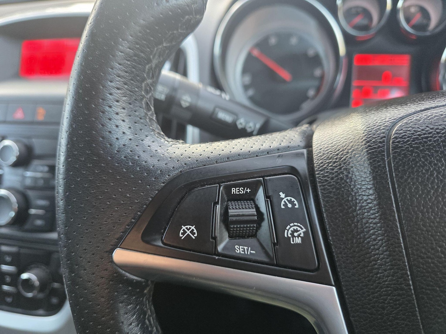 Used Vauxhall Astra 2015 for sale - 77166496: Photo 25