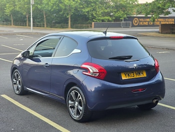 Used Peugeot 208 2013 for sale - 79247523: Photo