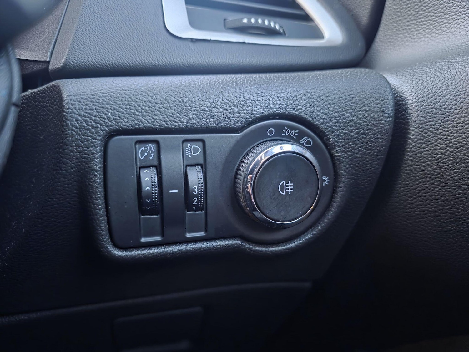 Used Vauxhall Astra 2013 for sale - 76823430: Photo 30