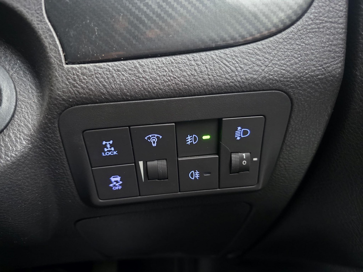 Used Hyundai Santa Fe 2012 for sale - 77468087: Photo 31