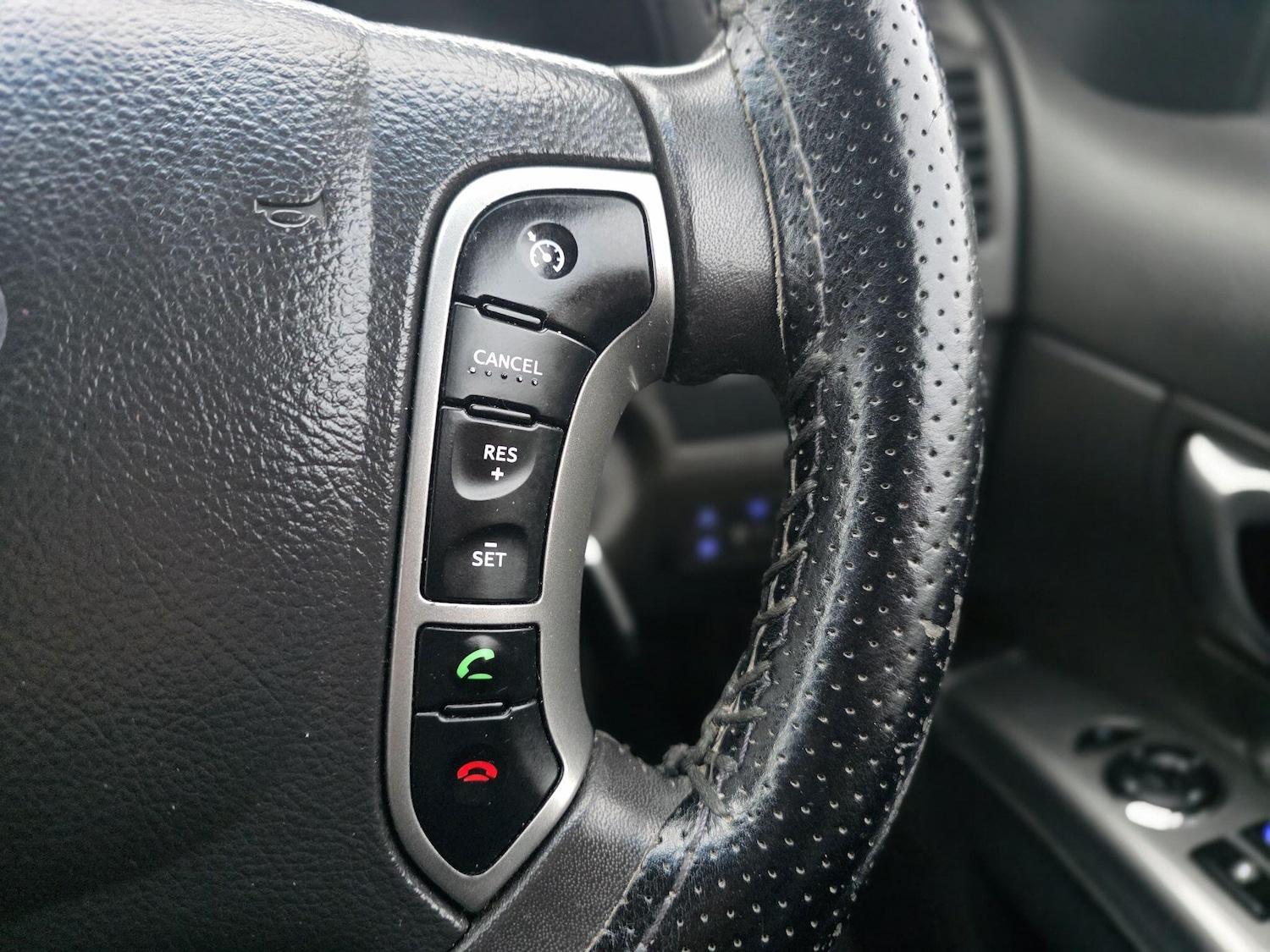 Used Hyundai Santa Fe 2012 for sale - 77468087: Photo 34