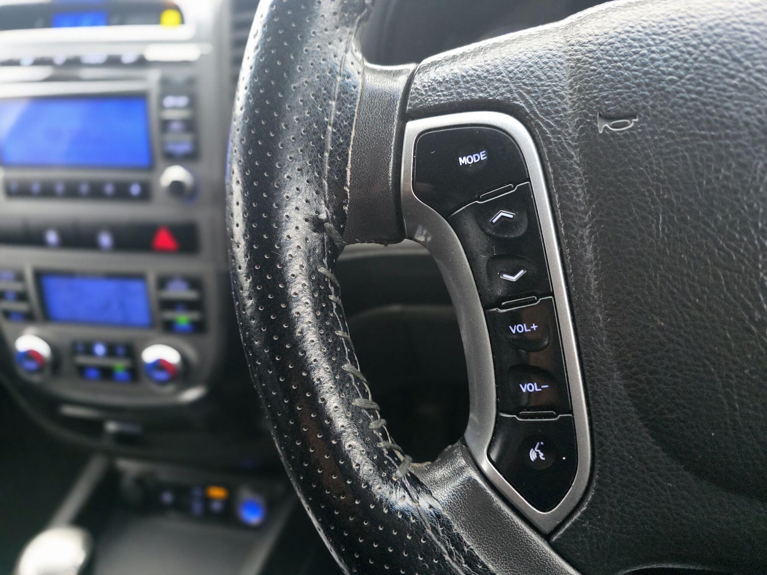 Used Hyundai Santa Fe 2012 for sale - 77468087: Photo 35