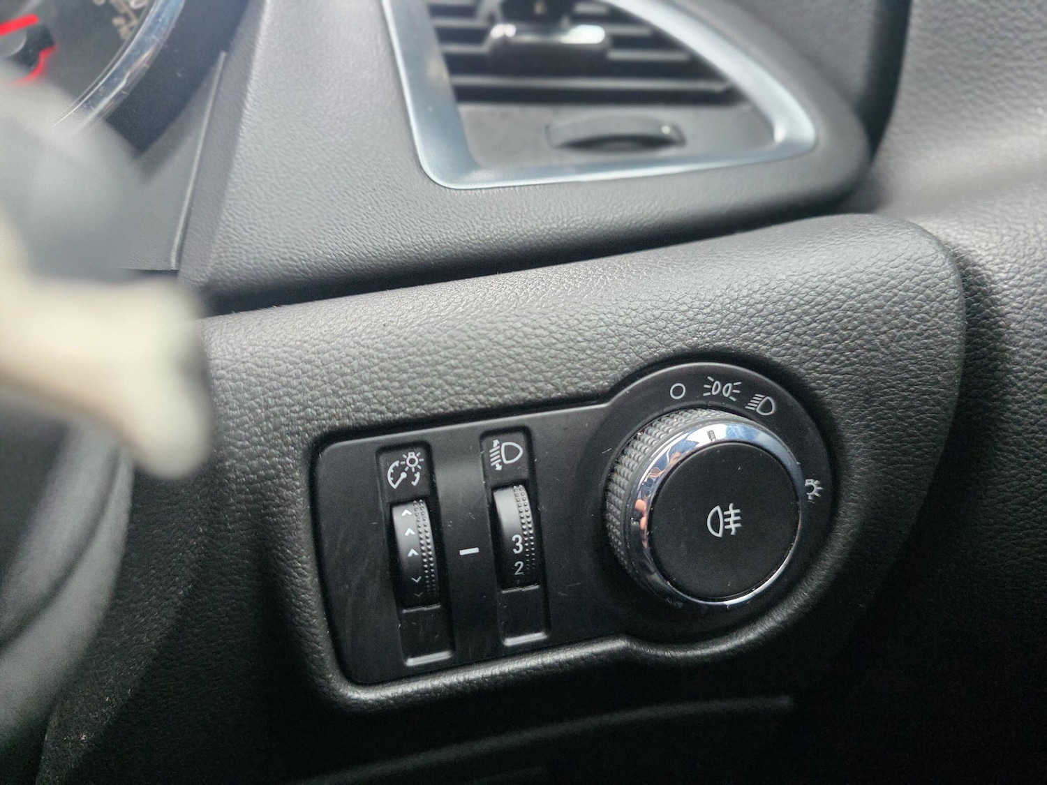 Used Vauxhall Astra 2012 for sale - 77396579: Photo 29