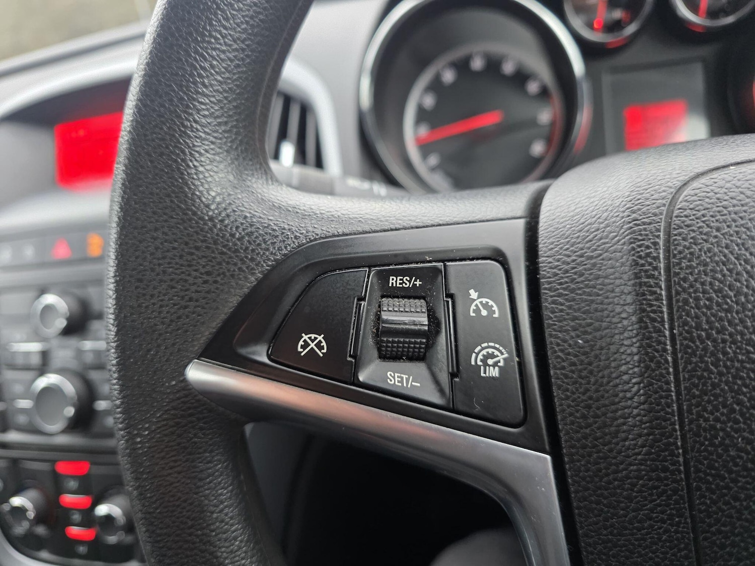 Used Vauxhall Astra 2012 for sale - 77396579: Photo 30