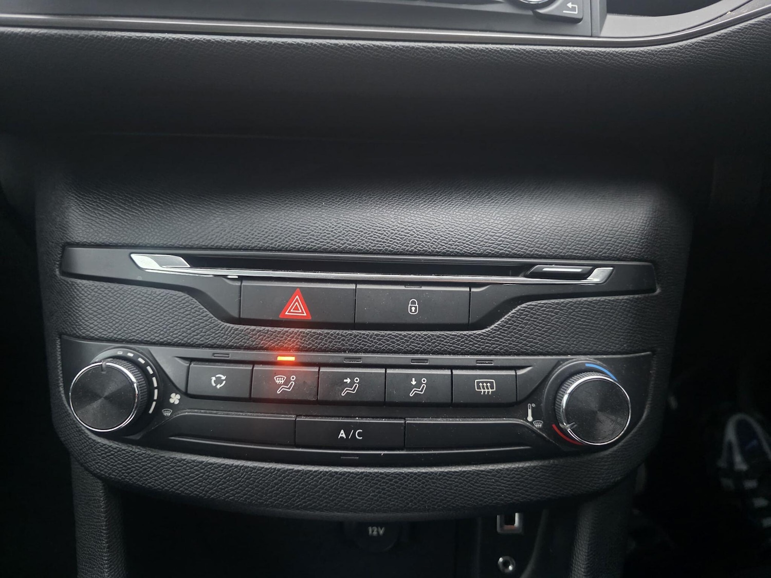 Used Peugeot 308 2015 for sale - 77040933: Photo 21