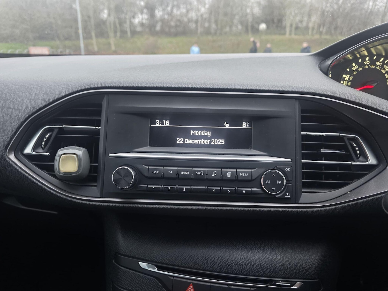 Used Peugeot 308 2015 for sale - 77040933: Photo 24