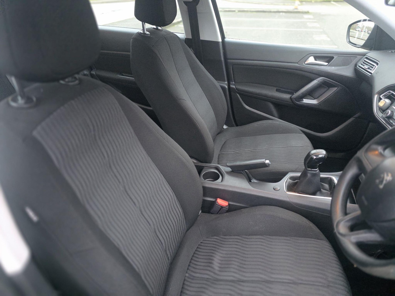 Used Peugeot 308 2015 for sale - 77040933: Photo 29