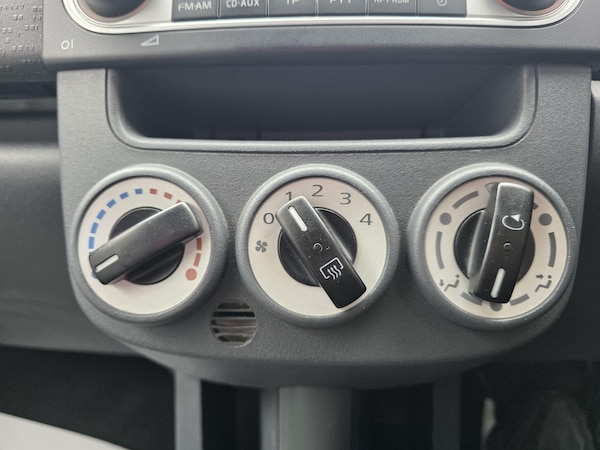 Used Mitsubishi Colt 2010 for sale - 76260110: Photo 30