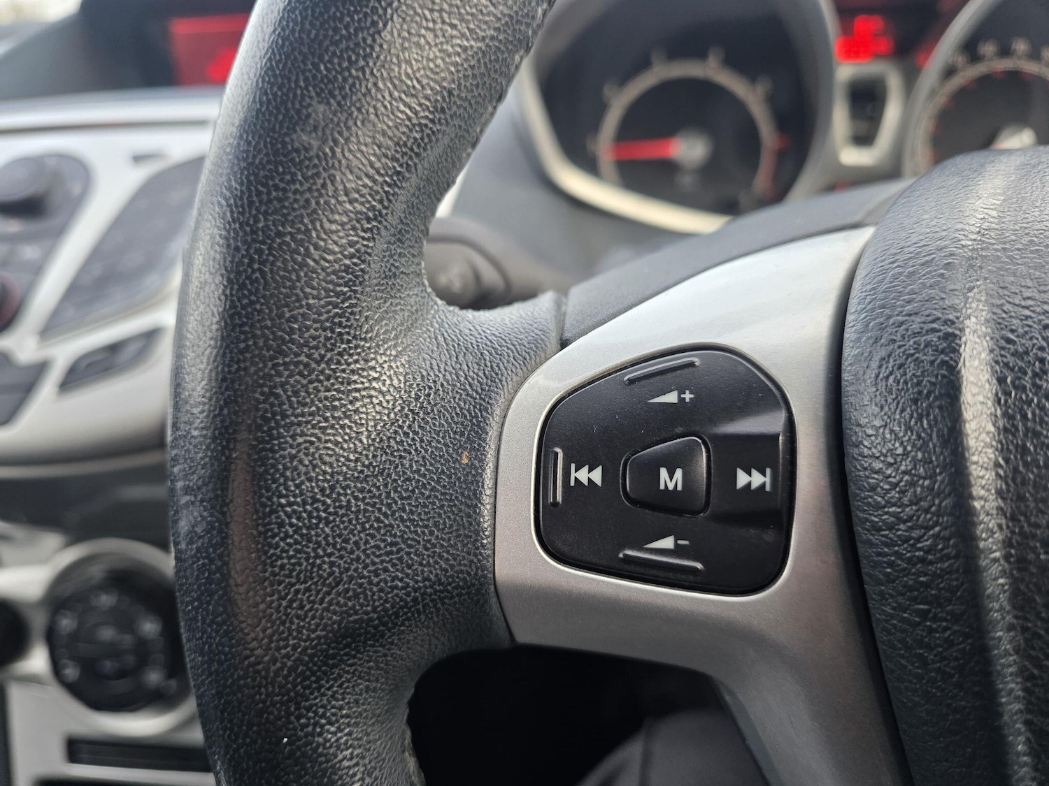 Used Ford Fiesta 2012 for sale - 76727676: Photo 24