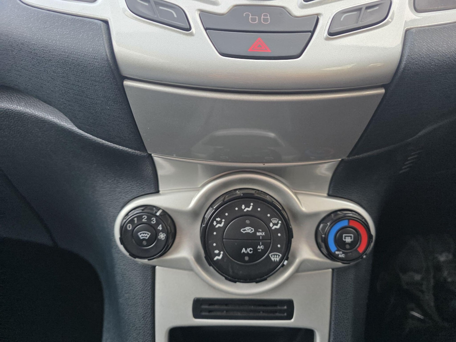 Used Ford Fiesta 2012 for sale - 76727676: Photo 28