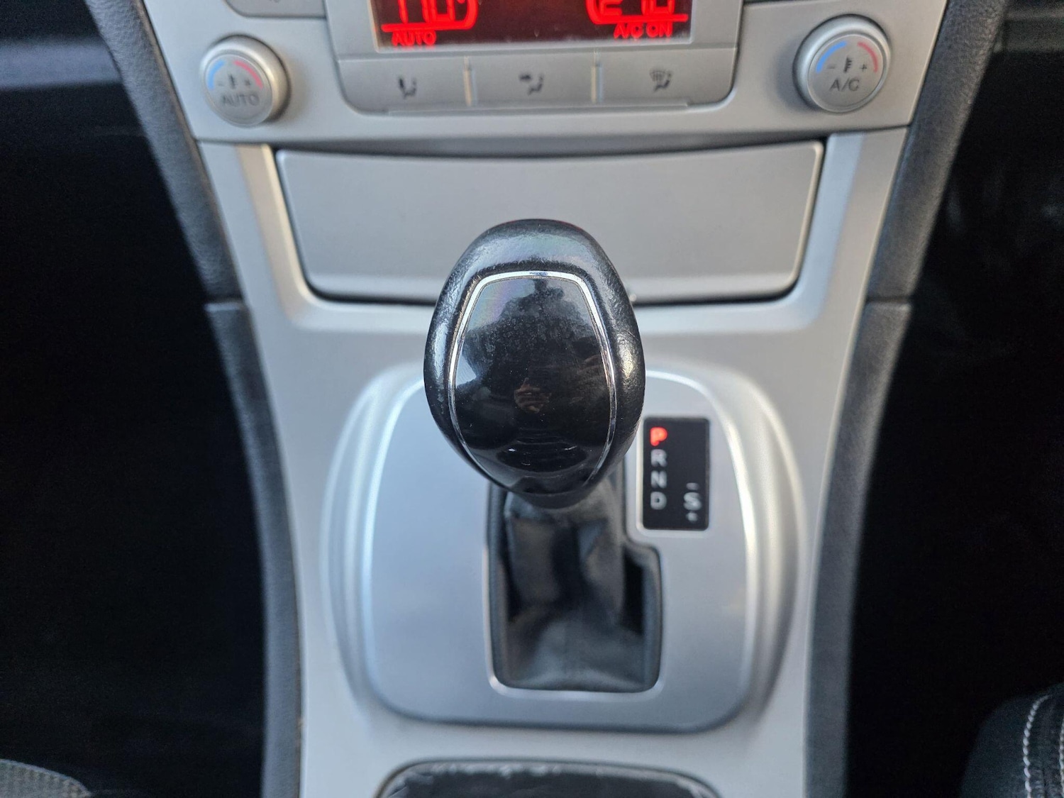 Used Ford S-Max 2009 for sale - 76942661: Photo 21