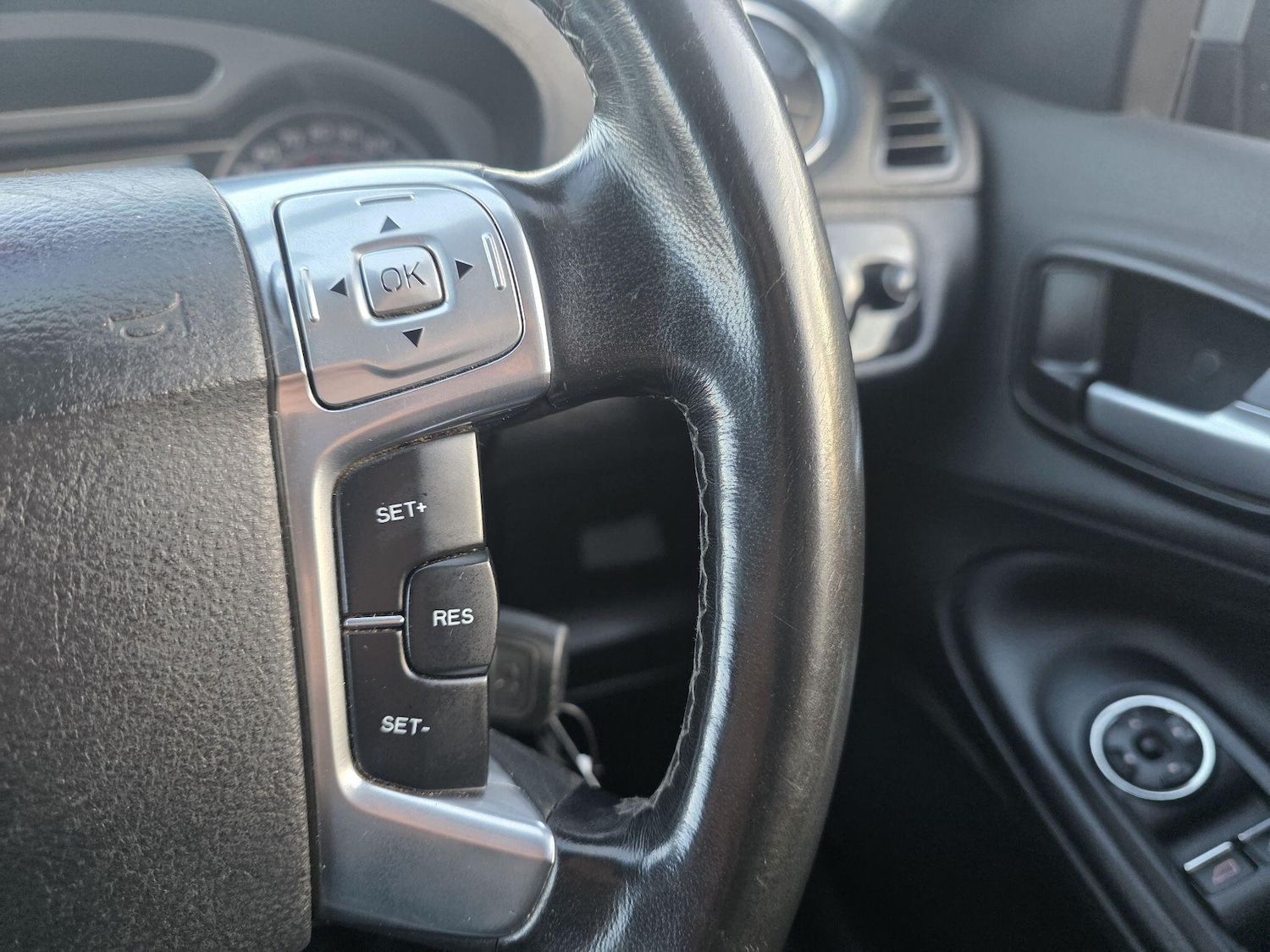 Used Ford S-Max 2009 for sale - 76942661: Photo 32