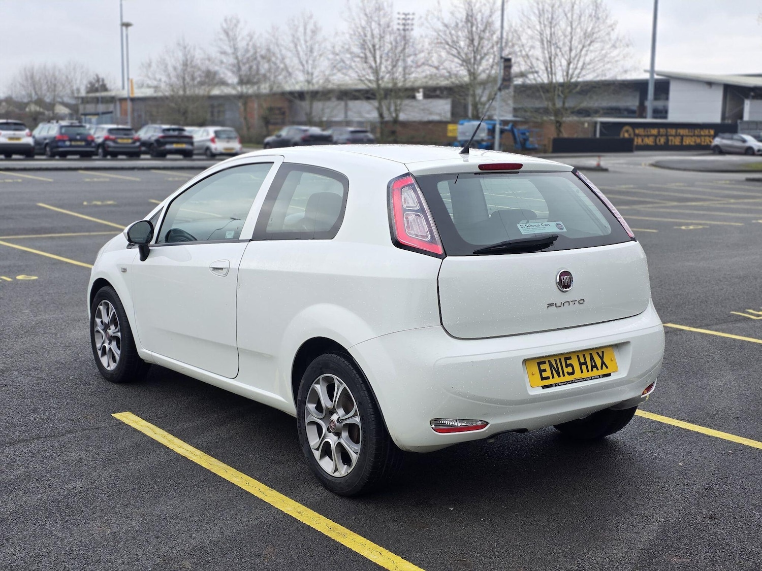 Used Fiat Punto 2015 for sale - 77467900: Photo 4