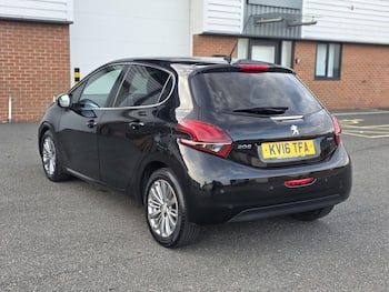 Used Peugeot 208 2016 for sale - 79766317: Photo