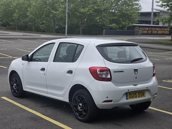 Used Dacia Sandero 2015 for sale - 78834177: Photo