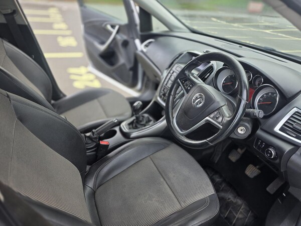 Used Vauxhall Astra 2013 for sale - 76137433: Photo 23