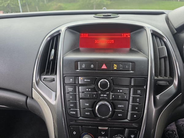 Used Vauxhall Astra 2013 for sale - 76137433: Photo 25