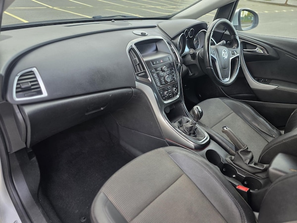 Used Vauxhall Astra 2013 for sale - 76137433: Photo 32