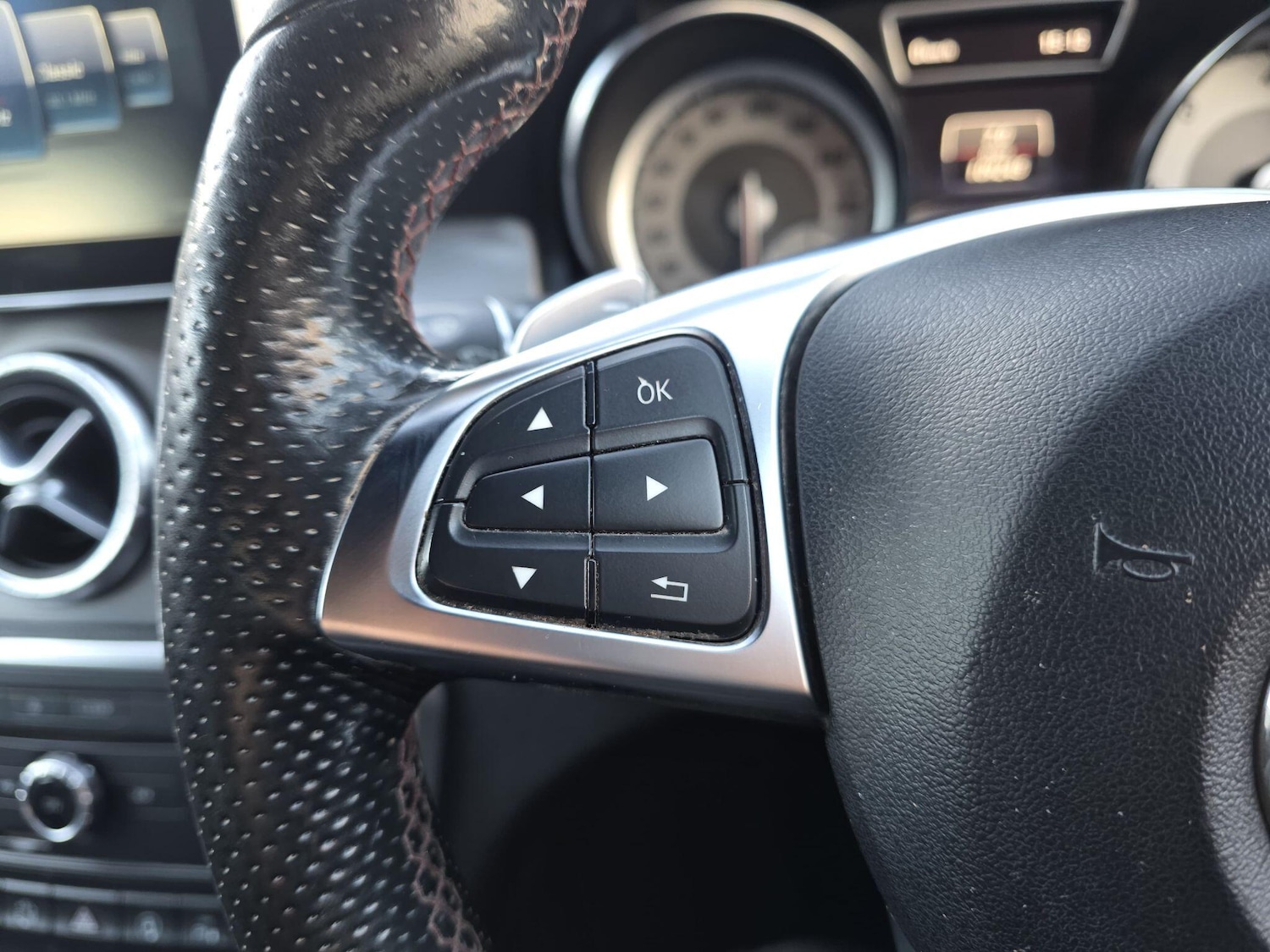 Used Mercedes-Benz CLA 2015 for sale - 76632629: Photo 26