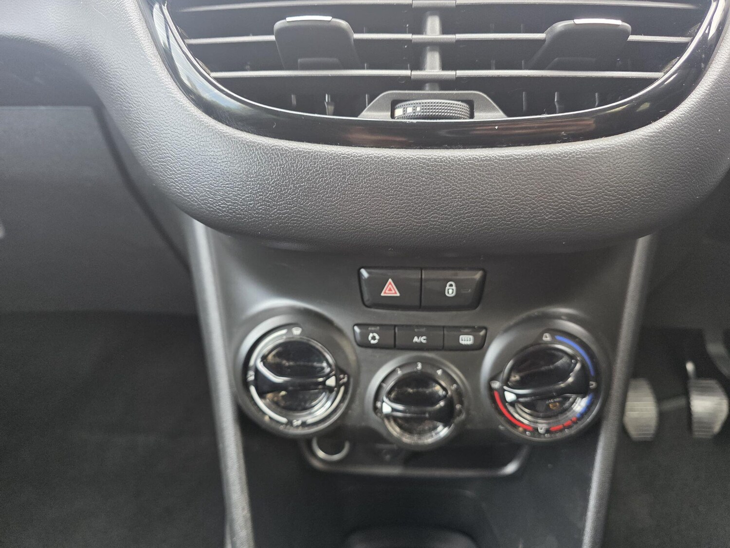 Used Peugeot 208 for sale - 78215030: Photo 24