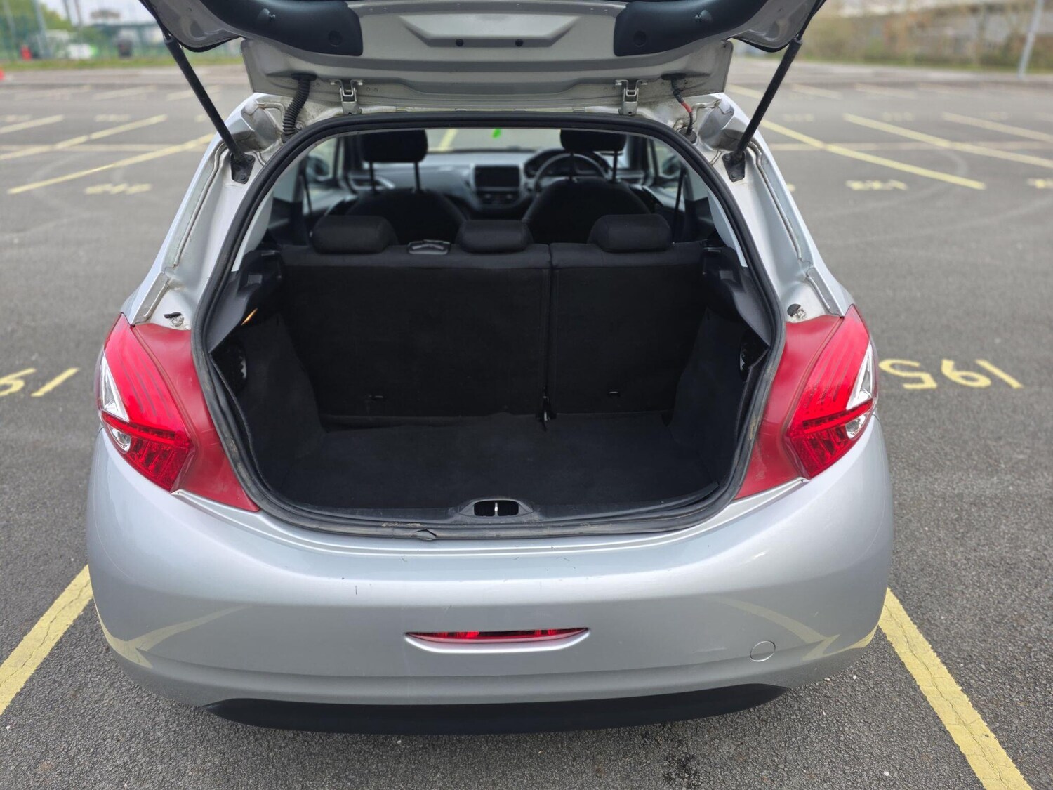 Used Peugeot 208 for sale - 78215030: Photo 31