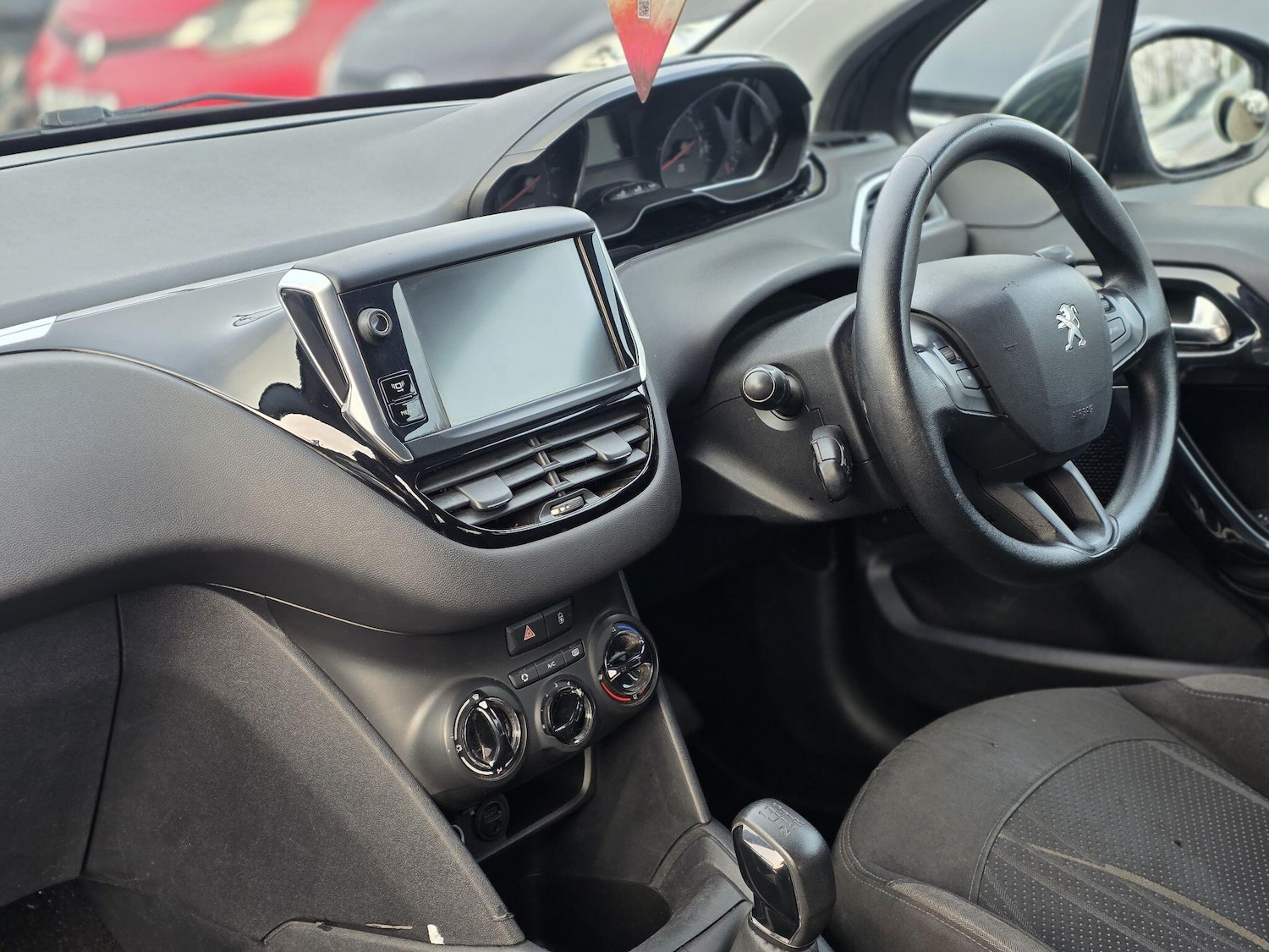 Used Peugeot 208 2012 for sale - 76942541: Photo 18