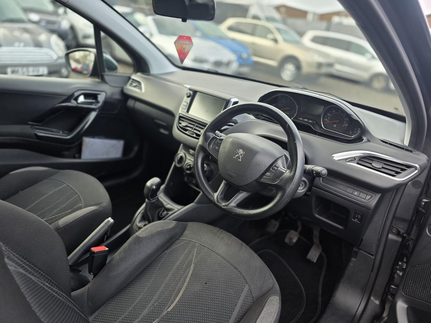 Used Peugeot 208 2012 for sale - 76942541: Photo 20