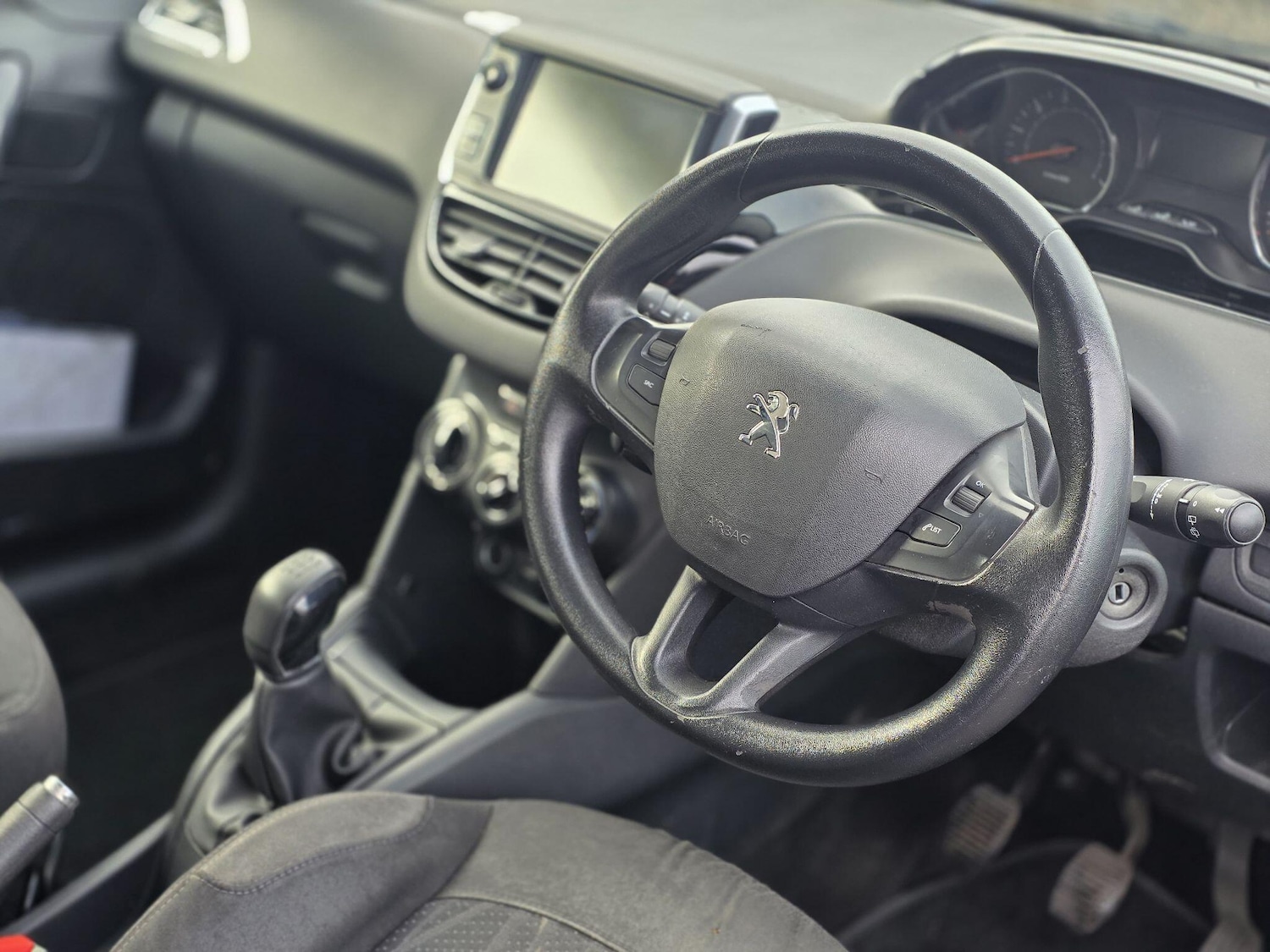 Used Peugeot 208 2012 for sale - 76942541: Photo 21