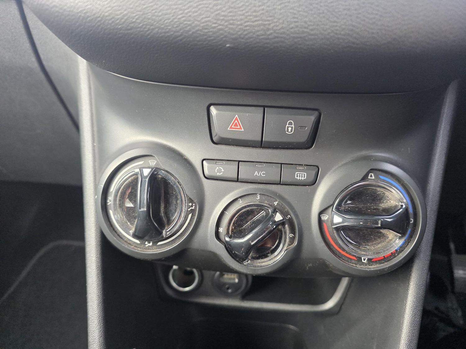 Used Peugeot 208 2012 for sale - 76942541: Photo 22