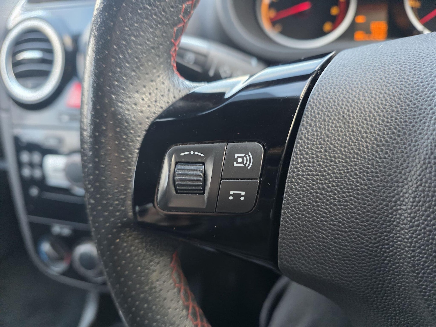 Used Vauxhall Corsa 2011 for sale - 77242396: Photo 23