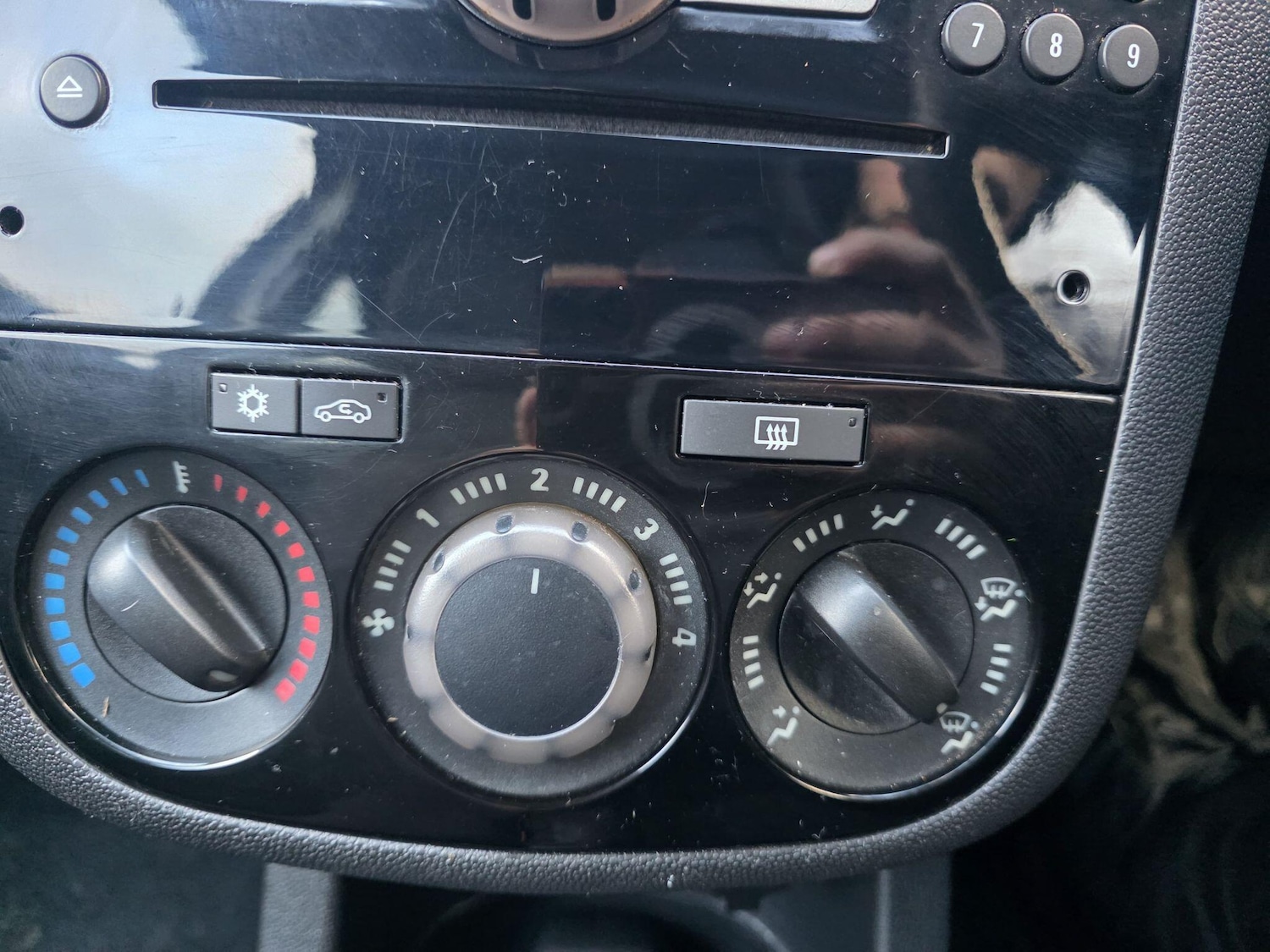 Used Vauxhall Corsa 2011 for sale - 77242396: Photo 25