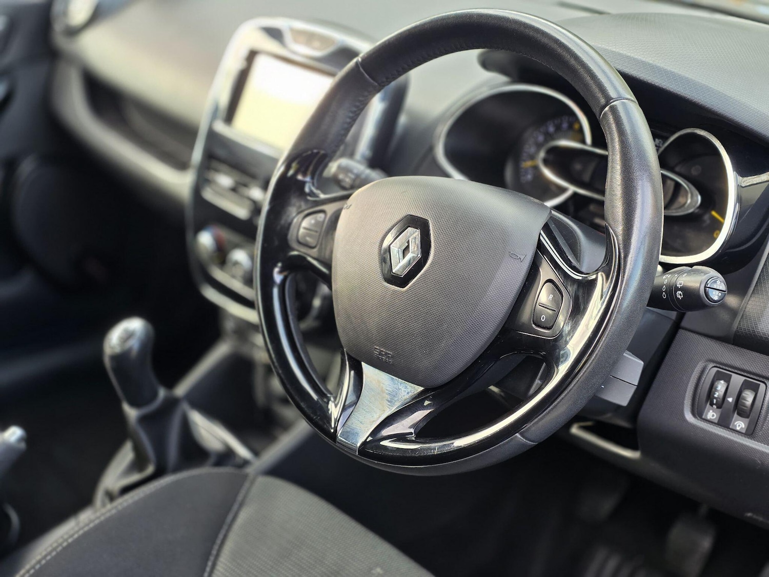 Used Renault Clio 2014 for sale - 76380757: Photo 27