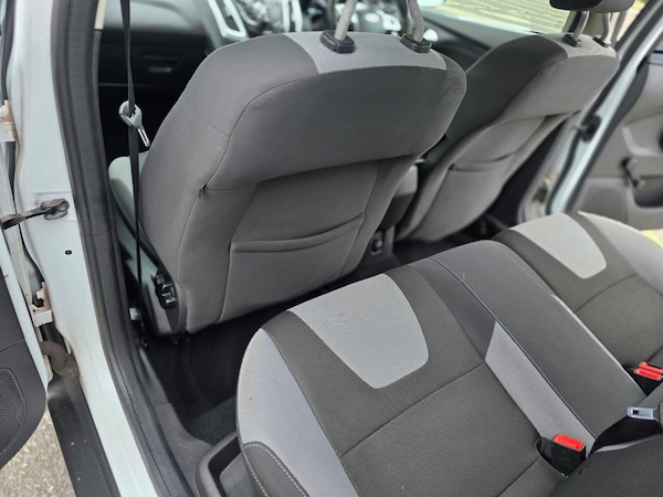 Used Ford Focus 2011 for sale - 76295921: Photo 24
