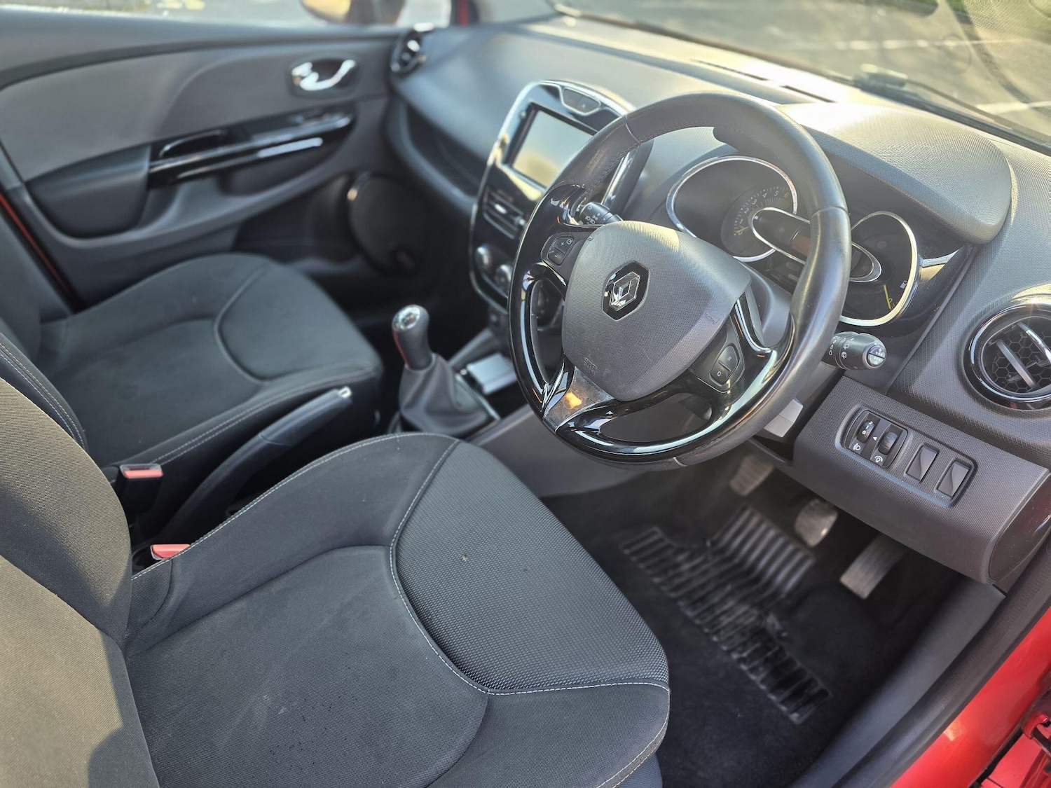 Used Renault Clio for sale - 78006638: Photo 22