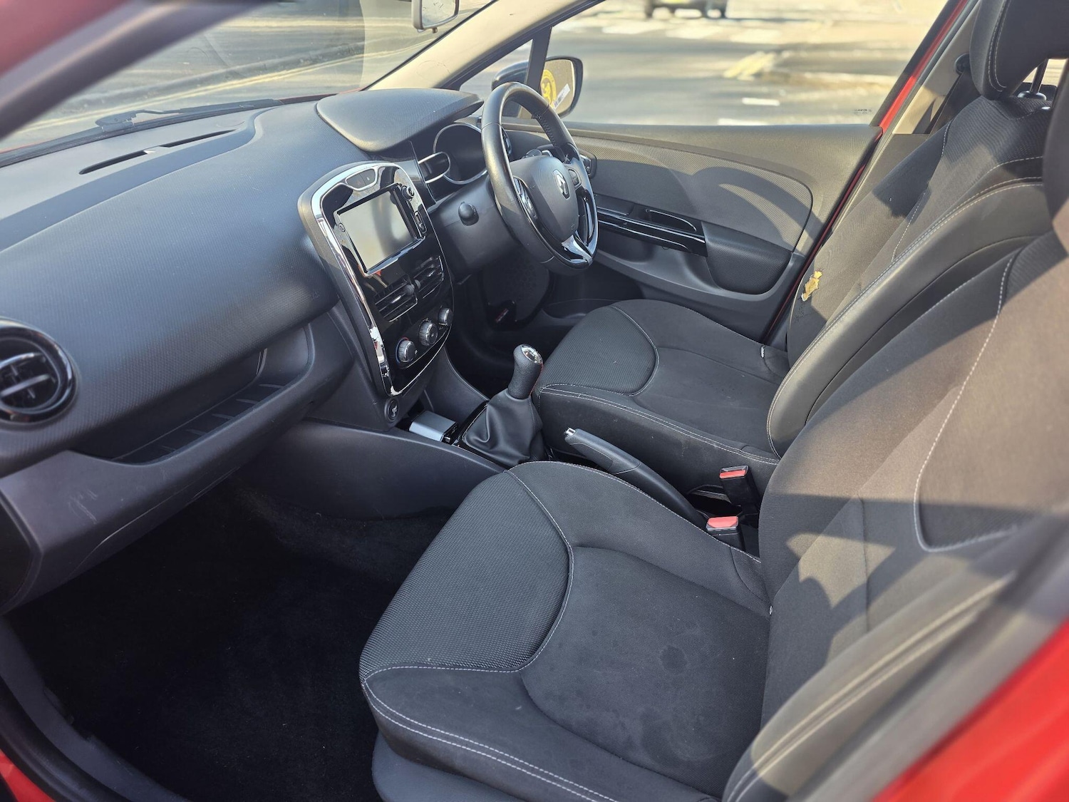 Used Renault Clio for sale - 78006638: Photo 34