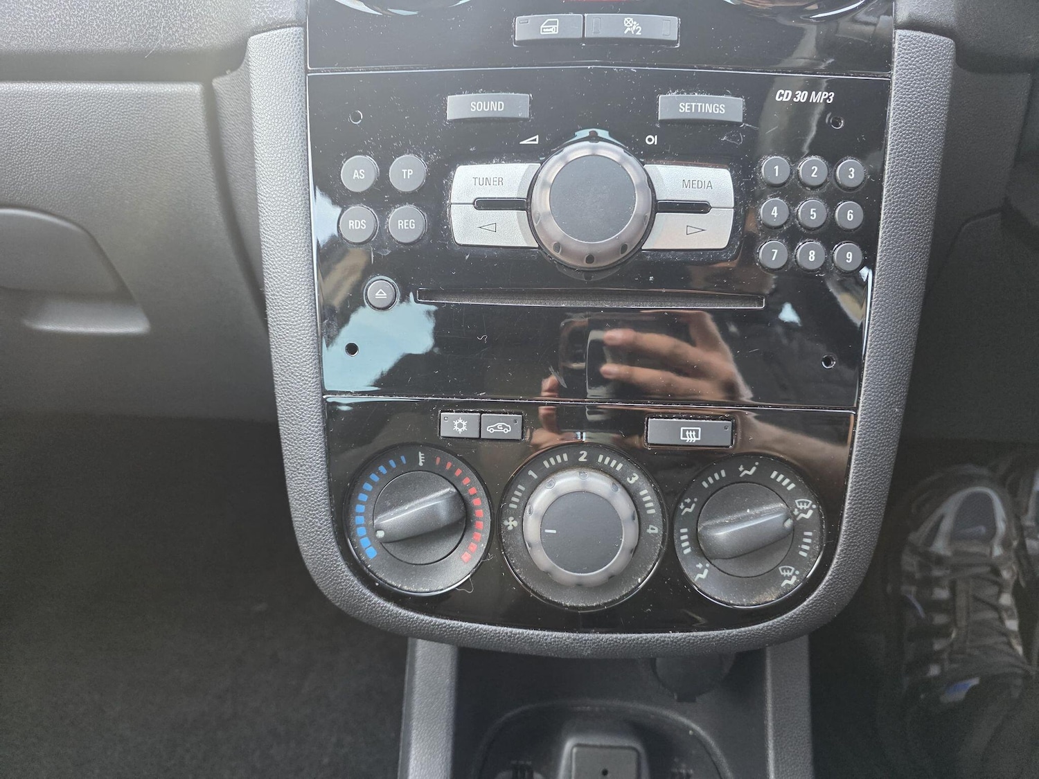 Used Vauxhall Corsa 2013 for sale - 78171381: Photo 32